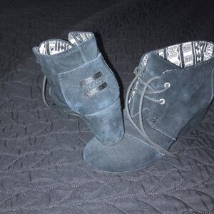 Toms Black suede wedges